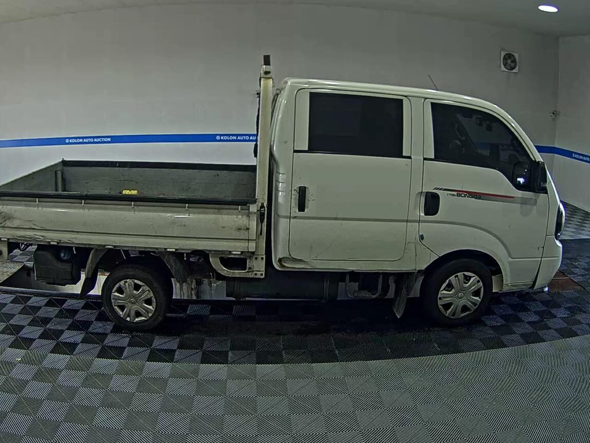 KIA THE NEW BONGO III CARGO 1 TON DOUBLE CAB EXTRA LONG WHEELBASE GLS 2022 - zdjęcie 4