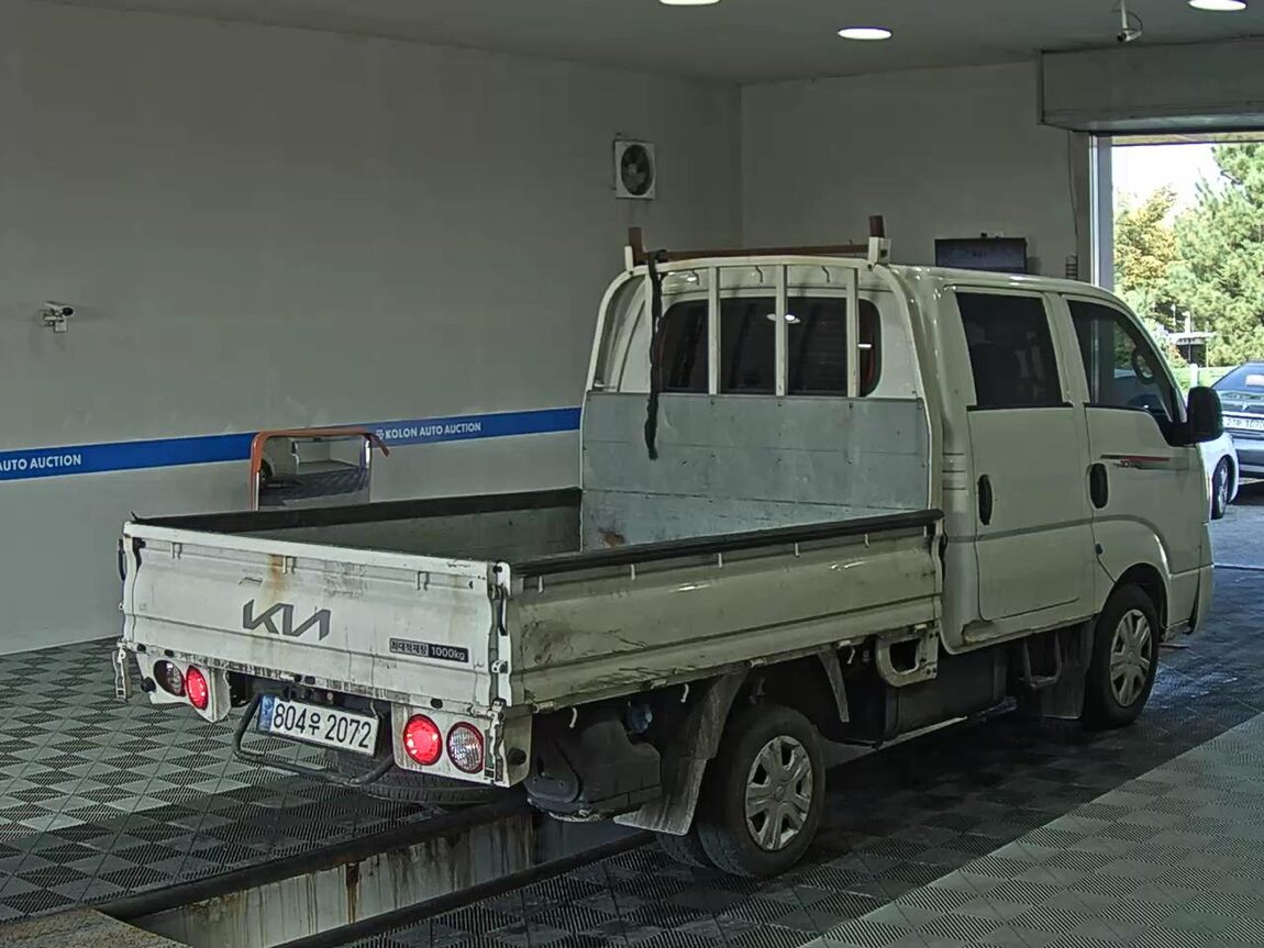 KIA THE NEW BONGO III CARGO 1 TON DOUBLE CAB EXTRA LONG WHEELBASE GLS 2022 - zdjęcie 5