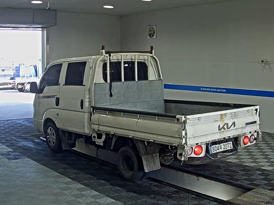 KIA THE NEW BONGO III CARGO 1 TON DOUBLE CAB EXTRA LONG WHEELBASE GLS 2022 - zdjęcie 6