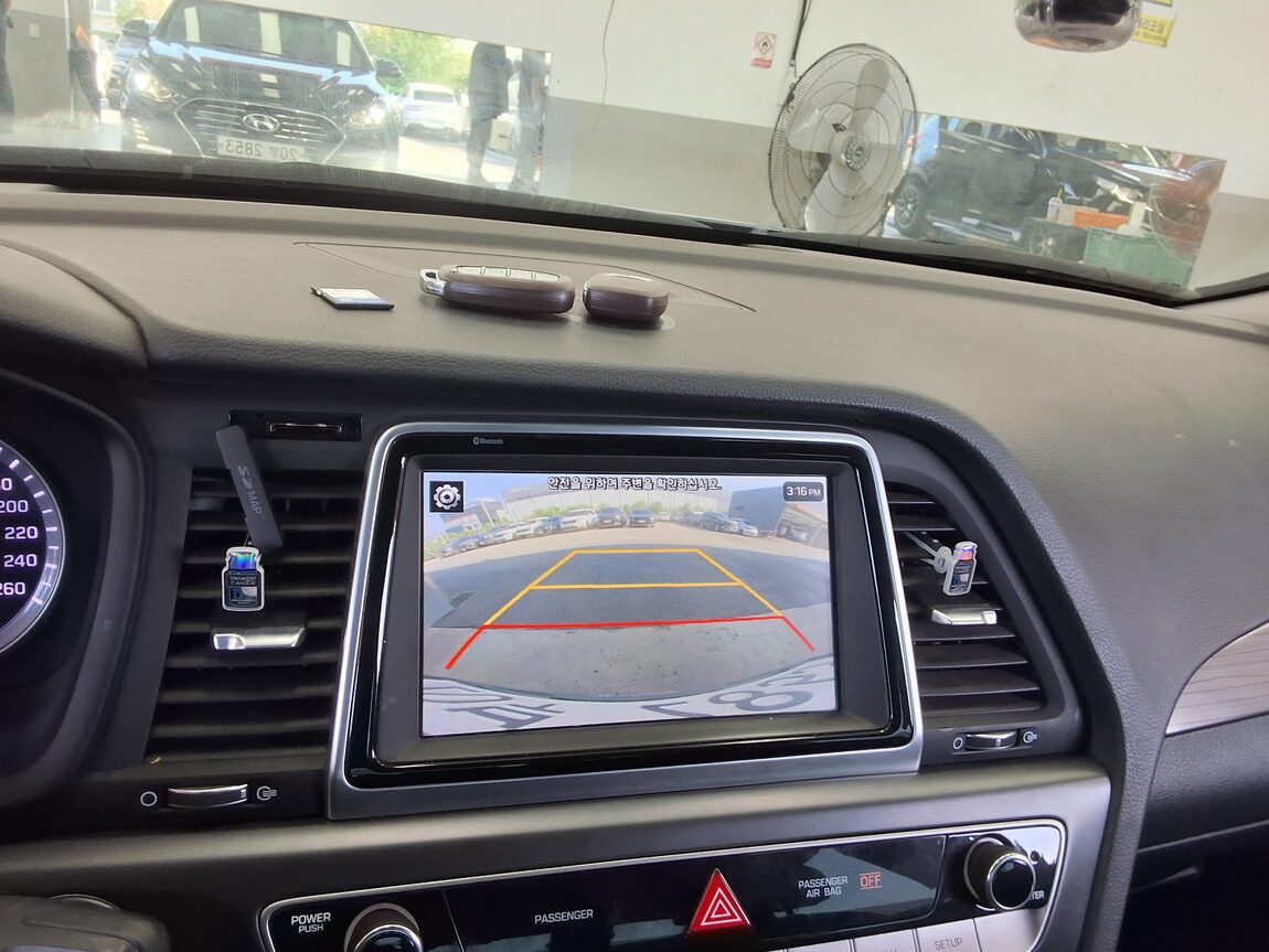HYUNDAI LF SONATA NEW RISE HYBRID 2.0 P-HEV PREMIUM 2019 - zdjęcie 19