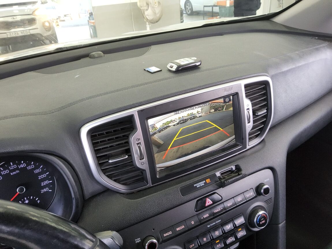 KIA NEW SPORTAGE 1.7 2WD NOBLESSE 2018 - zdjęcie 17