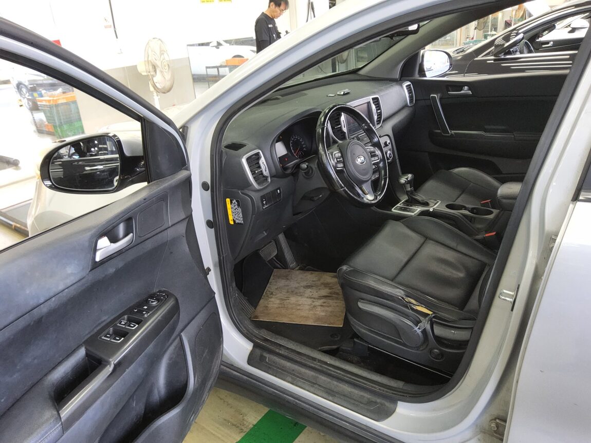 KIA NEW SPORTAGE 1.7 2WD NOBLESSE 2018 - zdjęcie 10