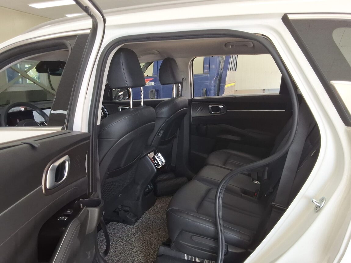 KIA THE NEW SORENTO (MQ4) 2.5 GASOLINE 2WD NOBLESSE 2024 - zdjęcie 13