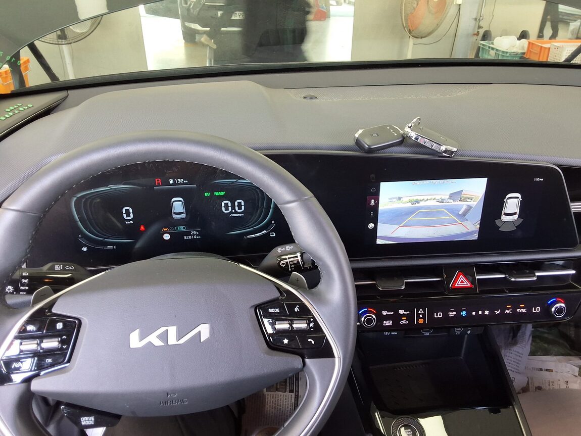 KIA THE ALL NEW NIRO 1.6 HEV PRESTIGE 2024 - zdjęcie 17