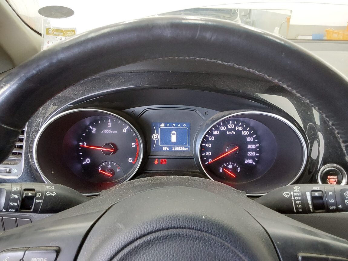 KIA ALL NEW CARNIVAL 9-SEATER DIESEL PRESTIGE 2015 - zdjęcie 9