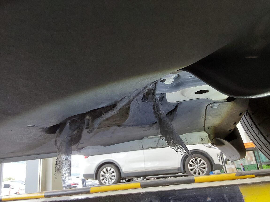 KIA ALL NEW CARNIVAL 9-SEATER DIESEL PRESTIGE 2015 - zdjęcie 24