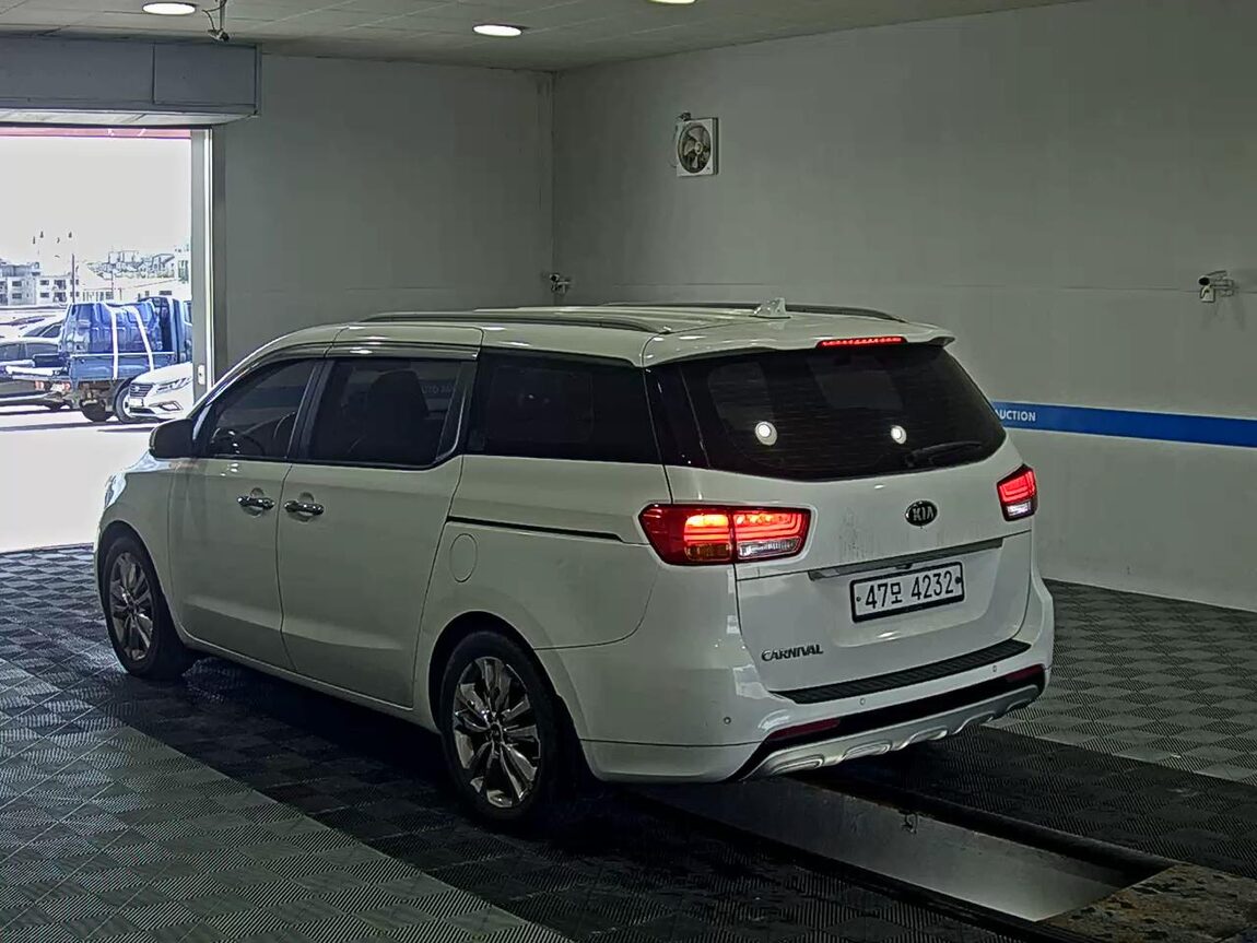 KIA ALL NEW CARNIVAL 9-SEATER DIESEL PRESTIGE 2015 - zdjęcie 6