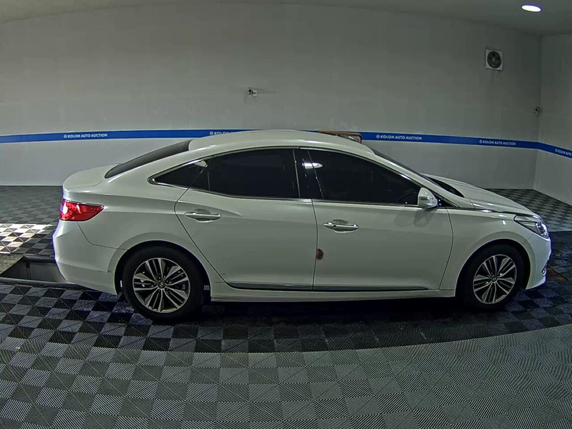 HYUNDAI GRANDEUR HG HG 240 MODERN 2016 - zdjęcie 4