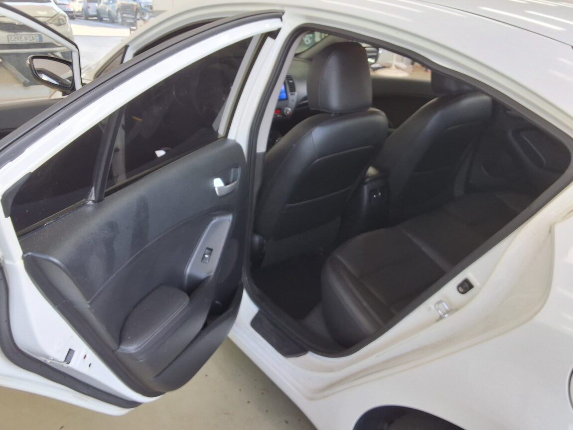 KIA K3 1.6 GDI TRENDY 2015 - zdjęcie 12
