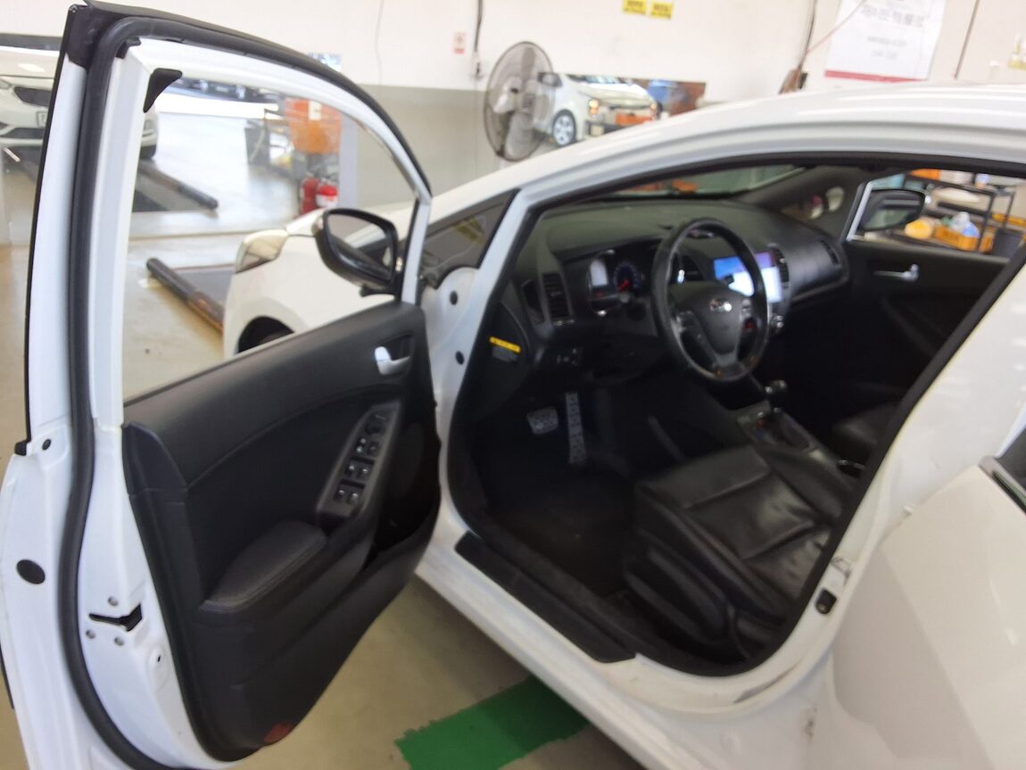 KIA K3 1.6 GDI TRENDY 2015 - zdjęcie 10