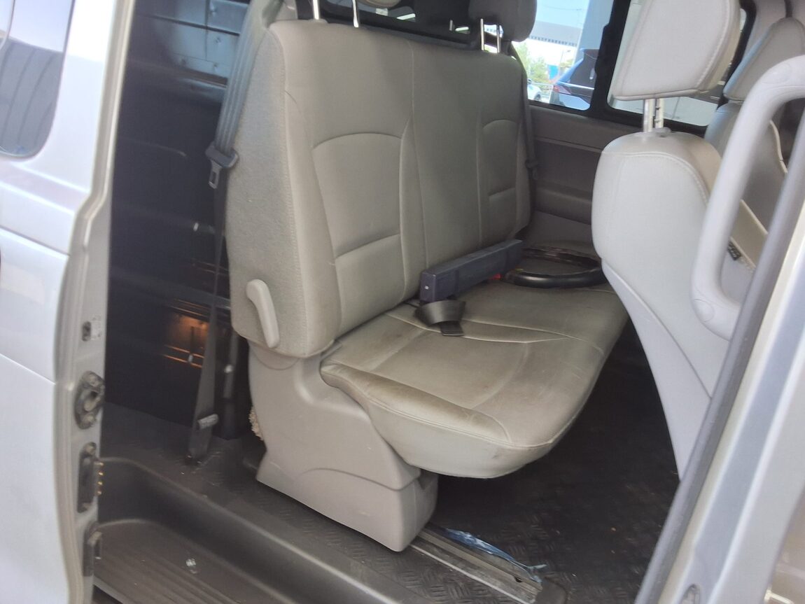 HYUNDAI THE NEW GRAND STAREX 5-SEATER DIESEL VAN MODERN 2019 - zdjęcie 13