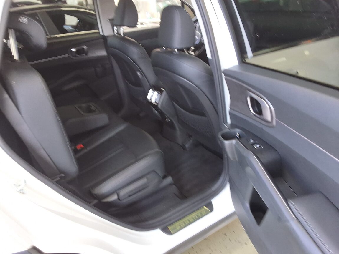 KIA THE NEW SORENTO (MQ4) 2.2 DIESEL 4WD PRESTIGE 2024 - zdjęcie 13