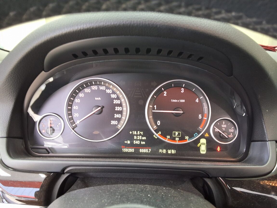 BMW 5 SERIES (6TH GEN) 520d 2010 - zdjęcie 10