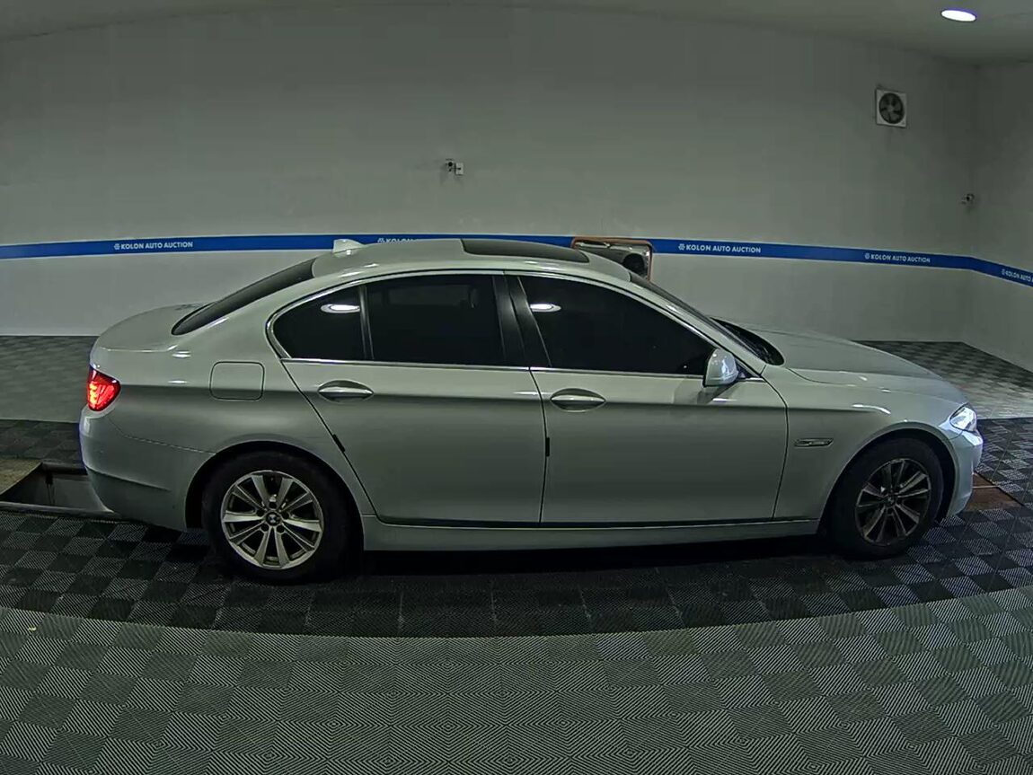 BMW 5 SERIES (6TH GEN) 520d 2010 - zdjęcie 4