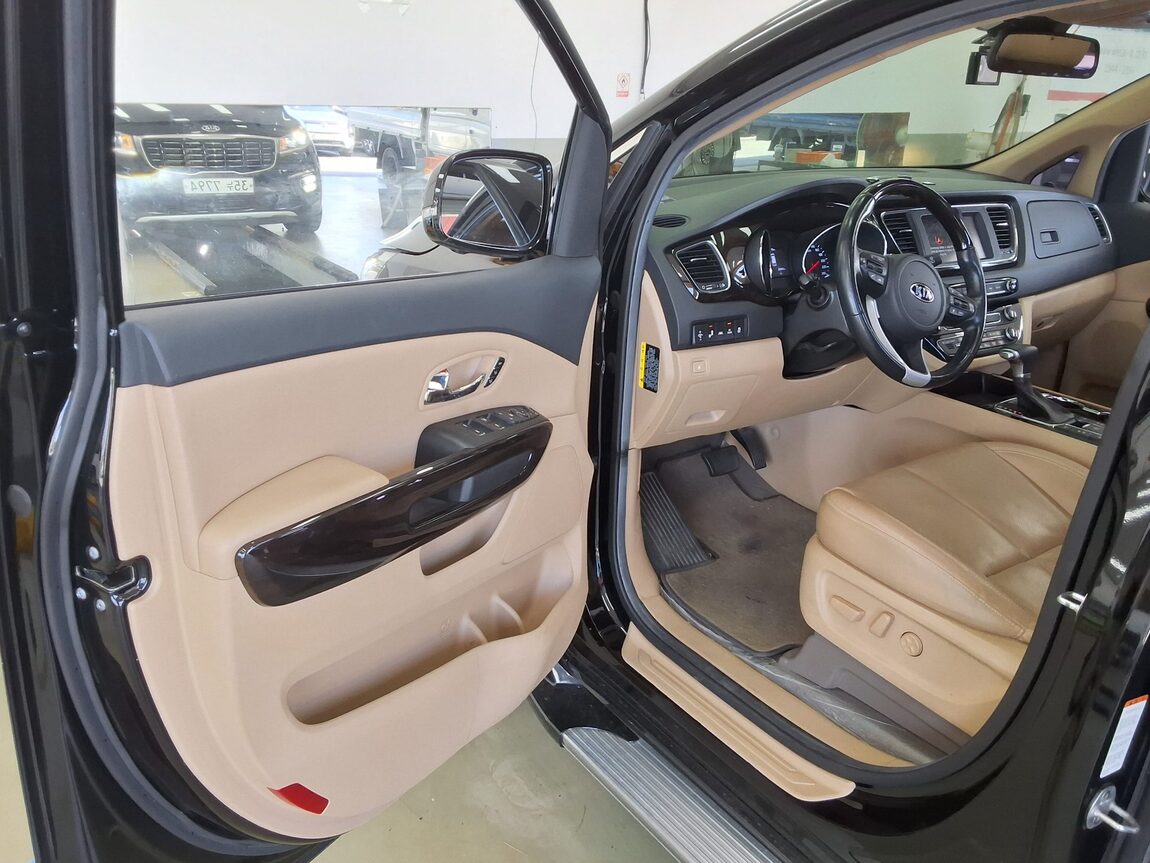 KIA THE NEW CARNIVAL 9-SEATER DIESEL NOBLESSE SPECIAL 2019 - zdjęcie 10