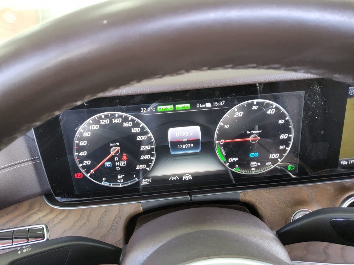 MERCEDES-BENZ E-CLASS (5TH GEN) E300e 4MATIC EXCLUSIVE 2020 - zdjęcie 9