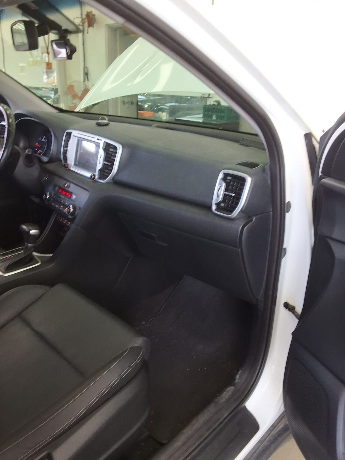 KIA NEW SPORTAGE 1.7 2WD NOBLESSE 2018 - zdjęcie 14