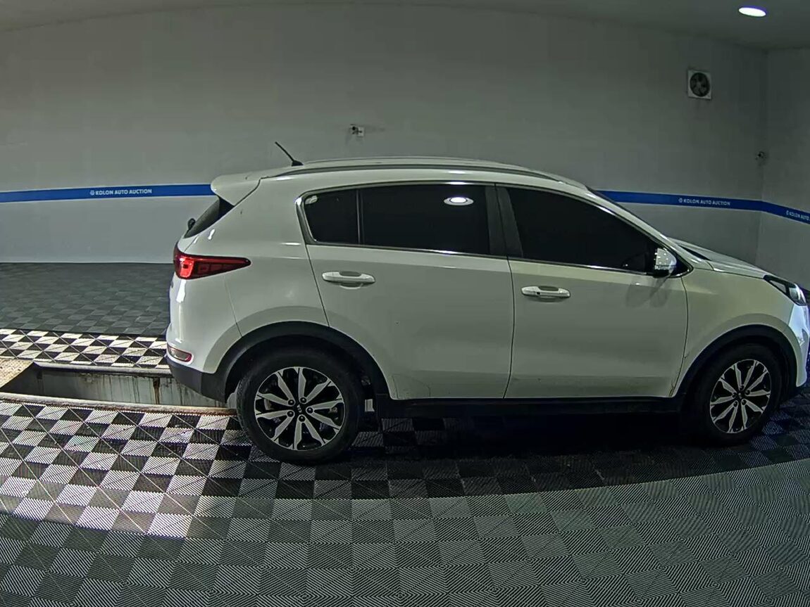 KIA NEW SPORTAGE 1.7 2WD NOBLESSE 2018 - zdjęcie 4
