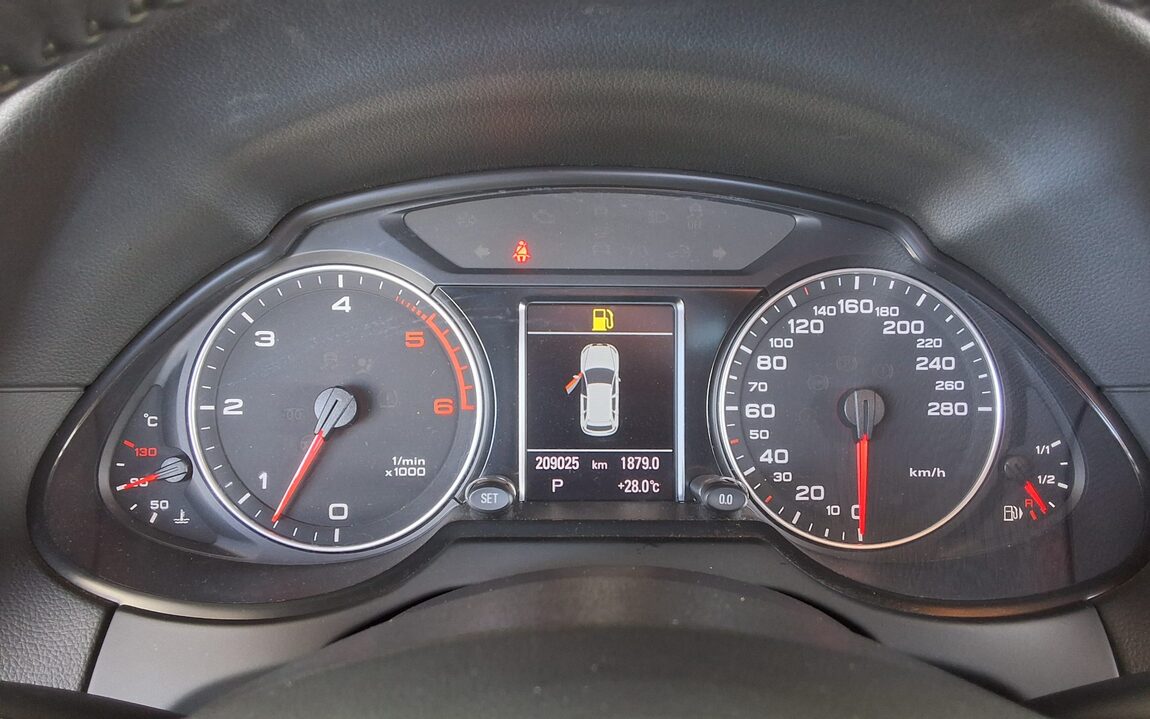 AUDI Q5 3.0 TDI QUATTRO 2011 - zdjęcie 9