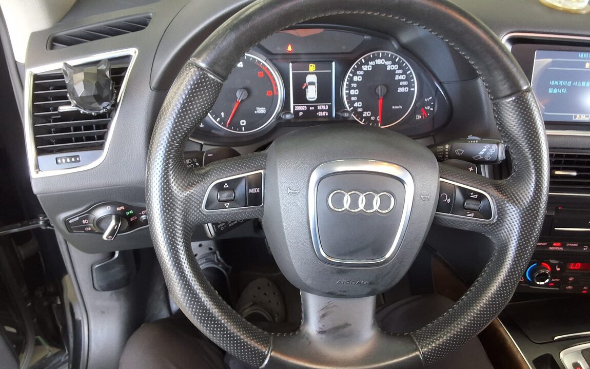 AUDI Q5 3.0 TDI QUATTRO 2011 - zdjęcie 17