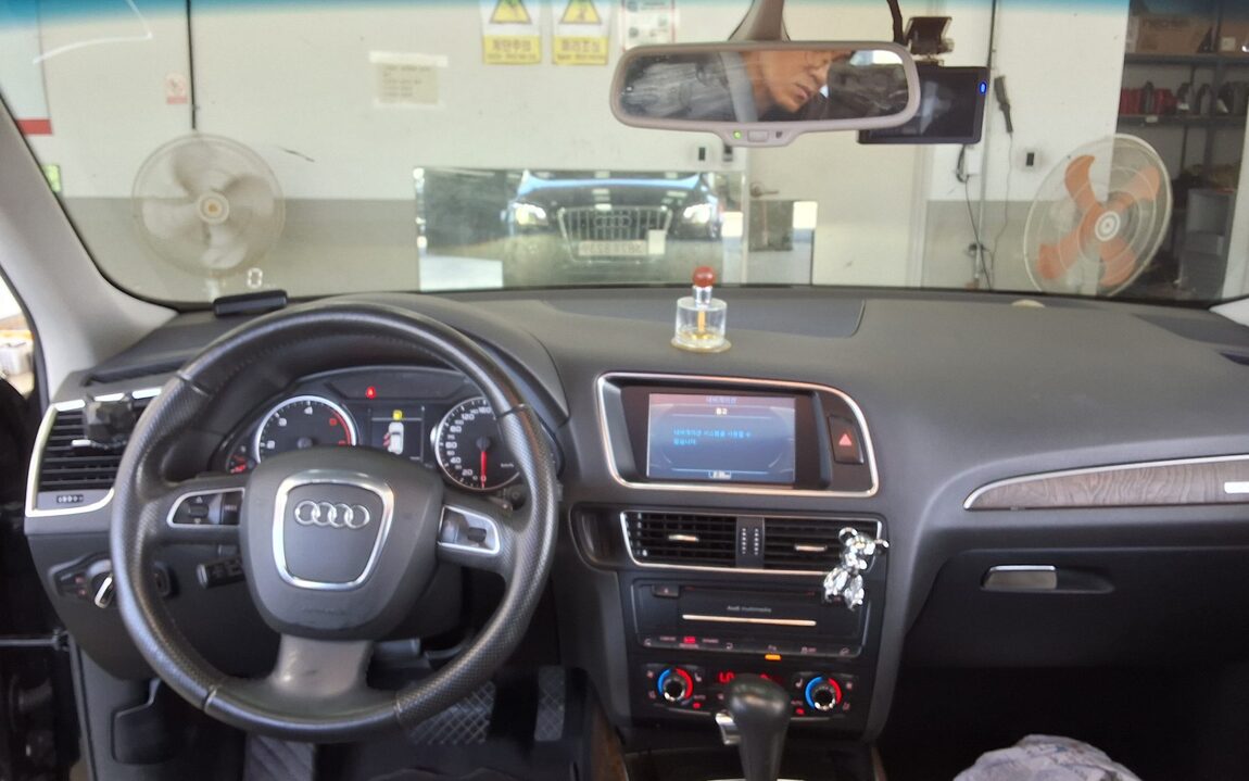 AUDI Q5 3.0 TDI QUATTRO 2011 - zdjęcie 11