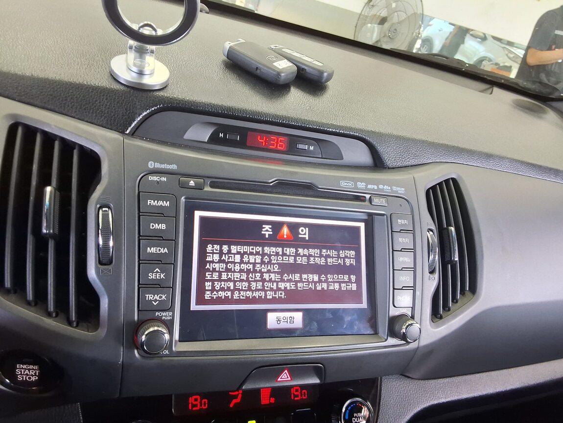 KIA SPORTAGE R GASOLINE 2.0 TURBO 2WD LIMITED 2012 - zdjęcie 22
