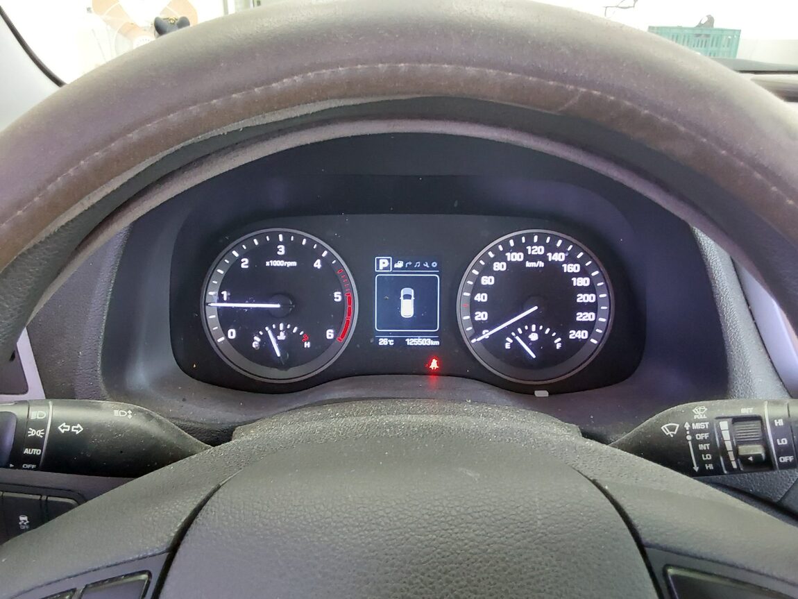 HYUNDAI ALL NEW TUCSON DIESEL 1.7 2WD STYLE FEVER 2017 - zdjęcie 9