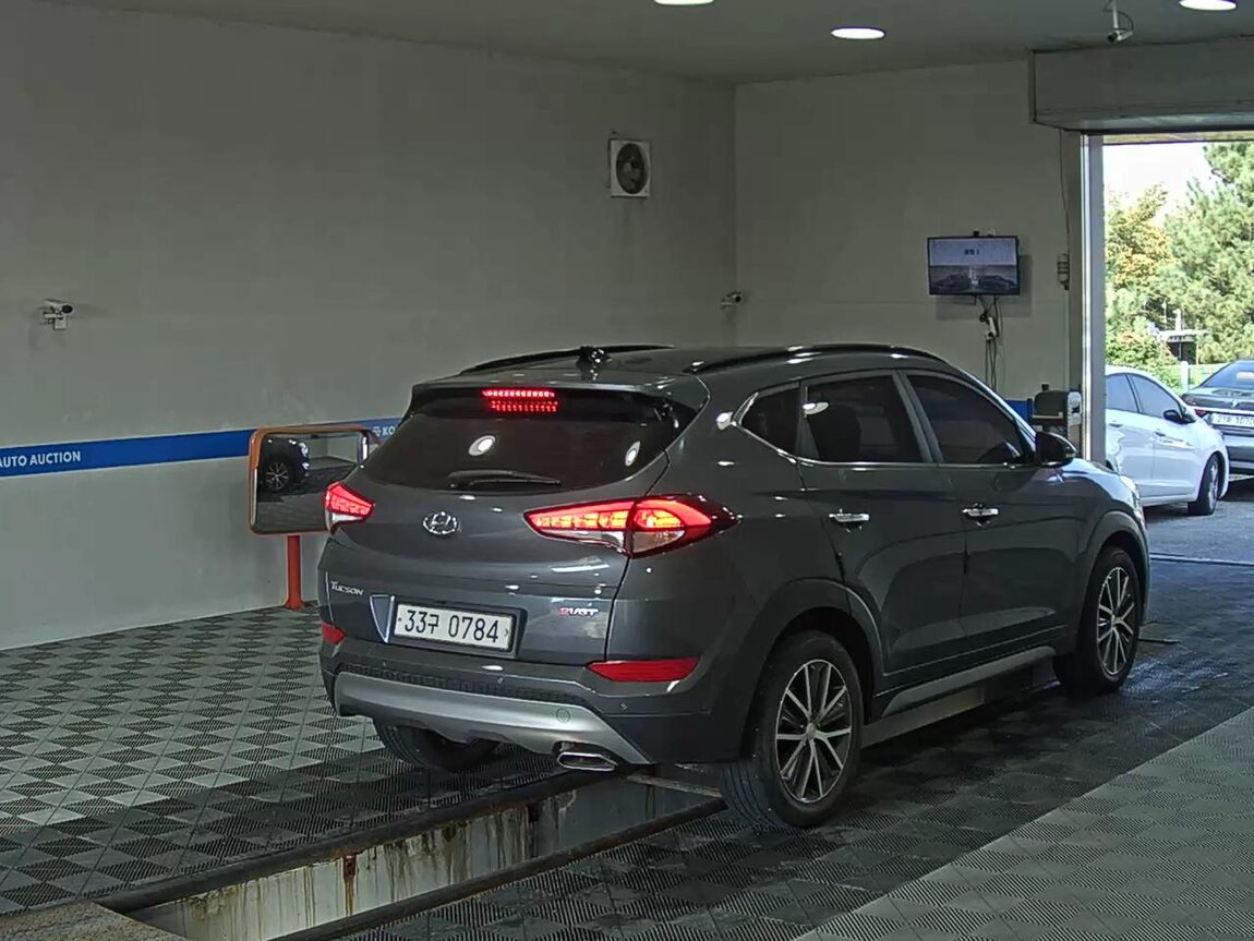 HYUNDAI ALL NEW TUCSON DIESEL 1.7 2WD STYLE FEVER 2017 - zdjęcie 5