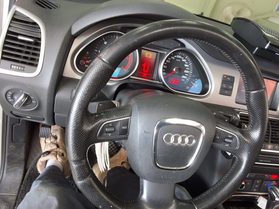 AUDI Q7 3.0 TDI QUATTRO 2011 - zdjęcie 23