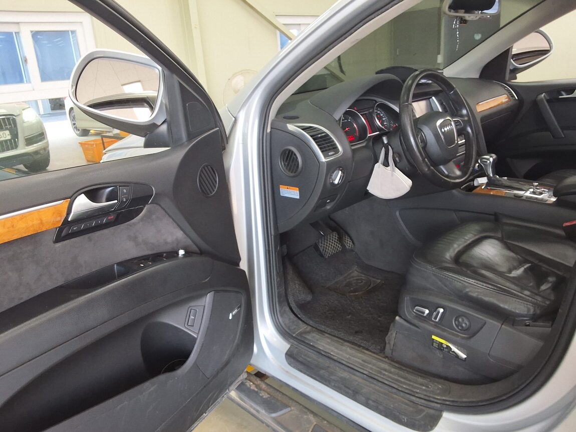 AUDI Q7 3.0 TDI QUATTRO 2011 - zdjęcie 11