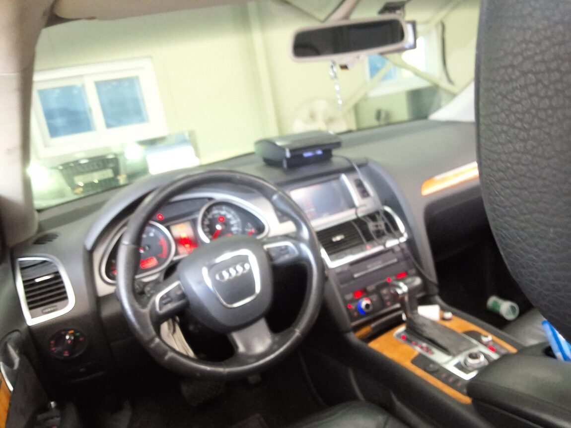 AUDI Q7 3.0 TDI QUATTRO 2011 - zdjęcie 12
