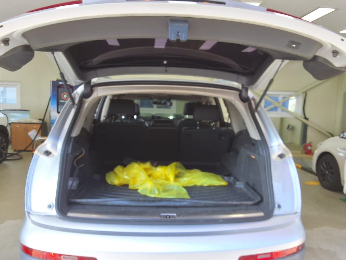 AUDI Q7 3.0 TDI QUATTRO 2011 - zdjęcie 16