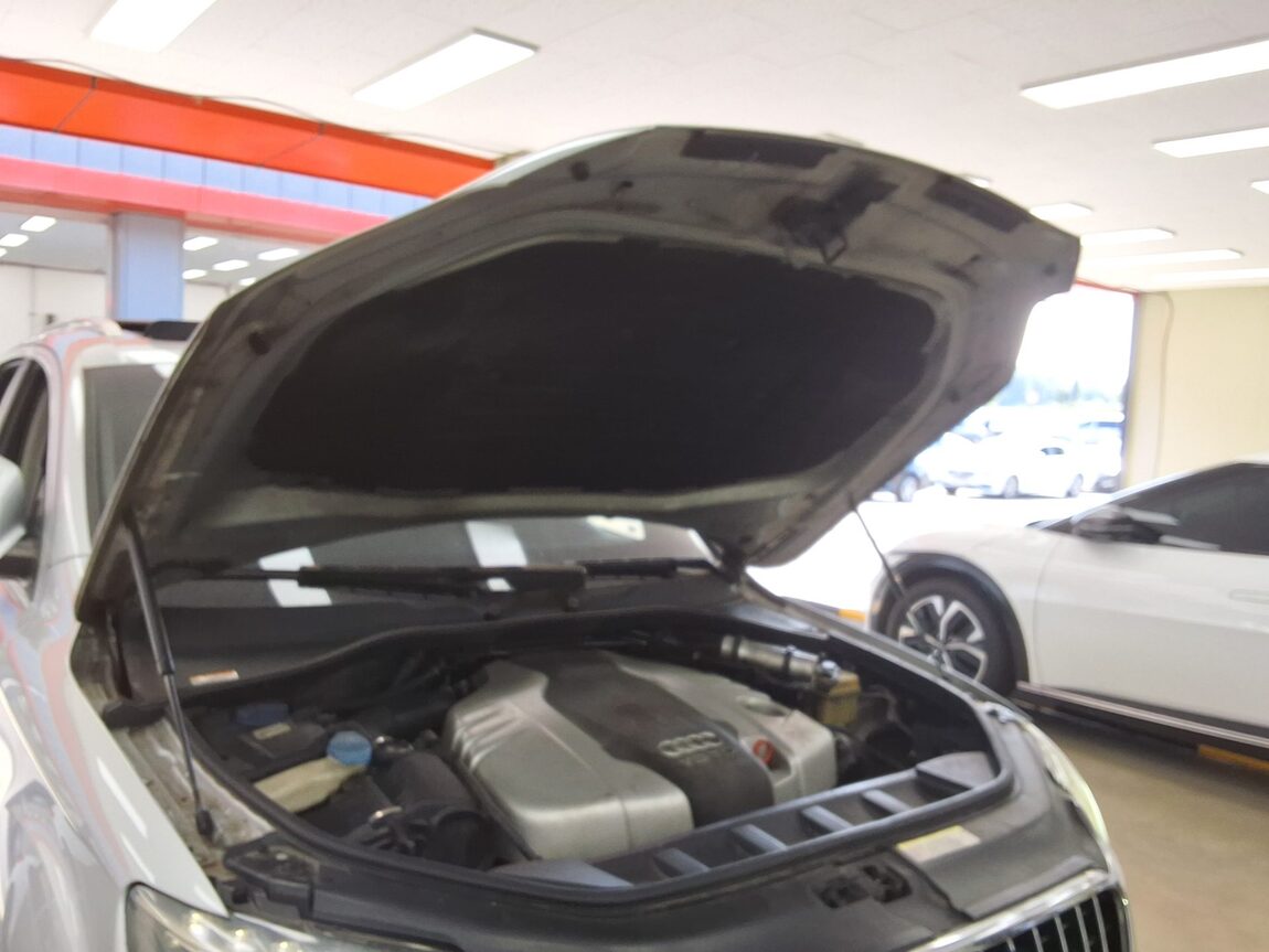 AUDI Q7 3.0 TDI QUATTRO 2011 - zdjęcie 18