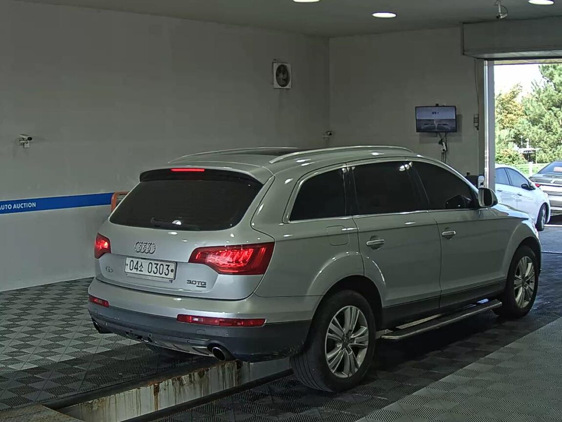 AUDI Q7 3.0 TDI QUATTRO 2011 - zdjęcie 5