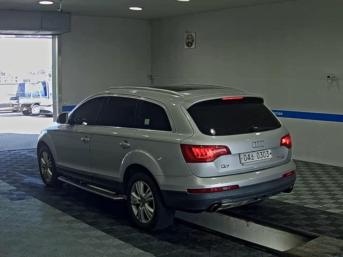 AUDI Q7 3.0 TDI QUATTRO 2011 - zdjęcie 6