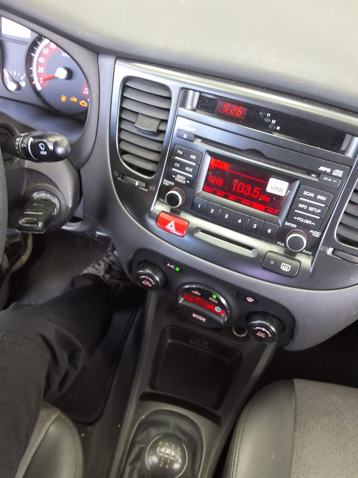 KIA PRIDE (NEW) 4-DOOR 1.6 CVVT SLX 2011 - zdjęcie 17