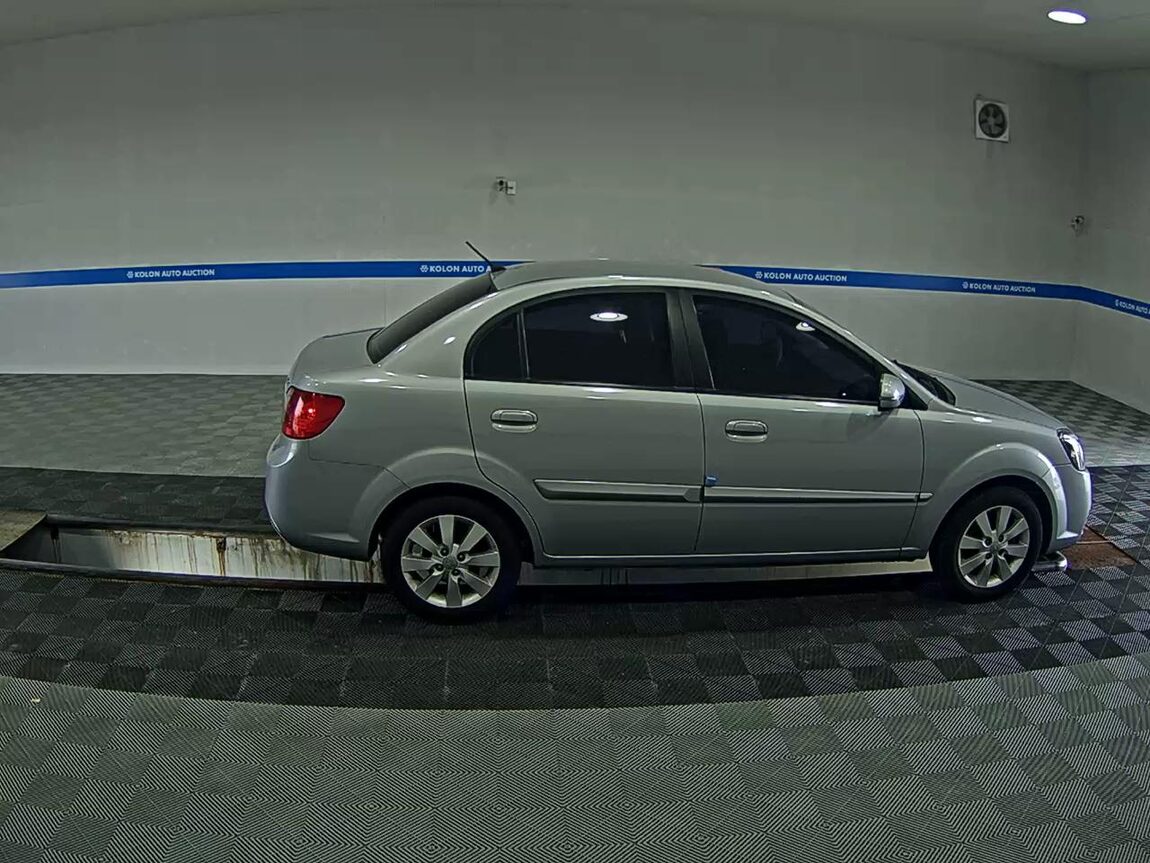KIA PRIDE (NEW) 4-DOOR 1.6 CVVT SLX 2011 - zdjęcie 4