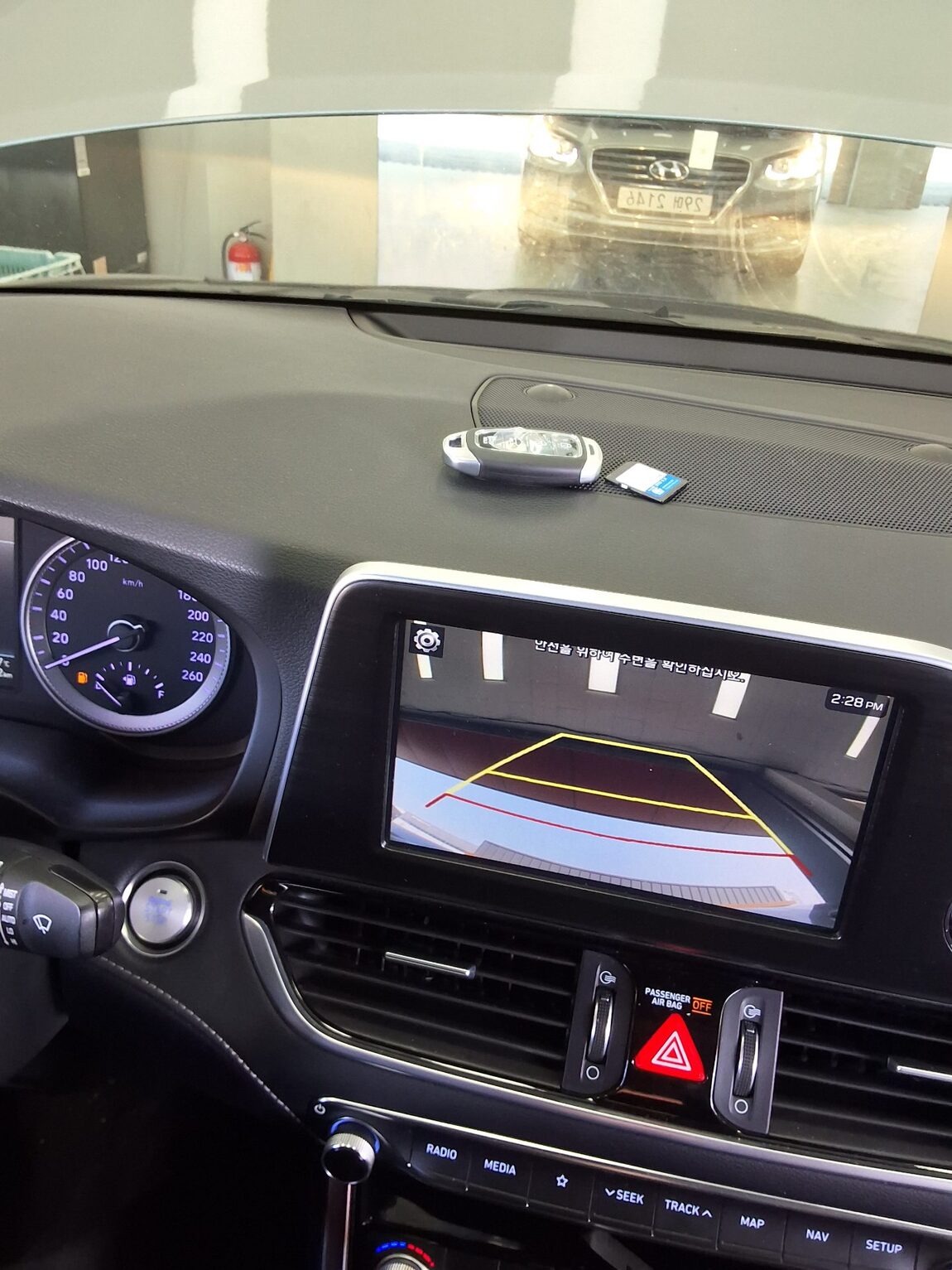 HYUNDAI GRANDEUR IG 3.0 GDi EXCLUSIVE 2019 - zdjęcie 17