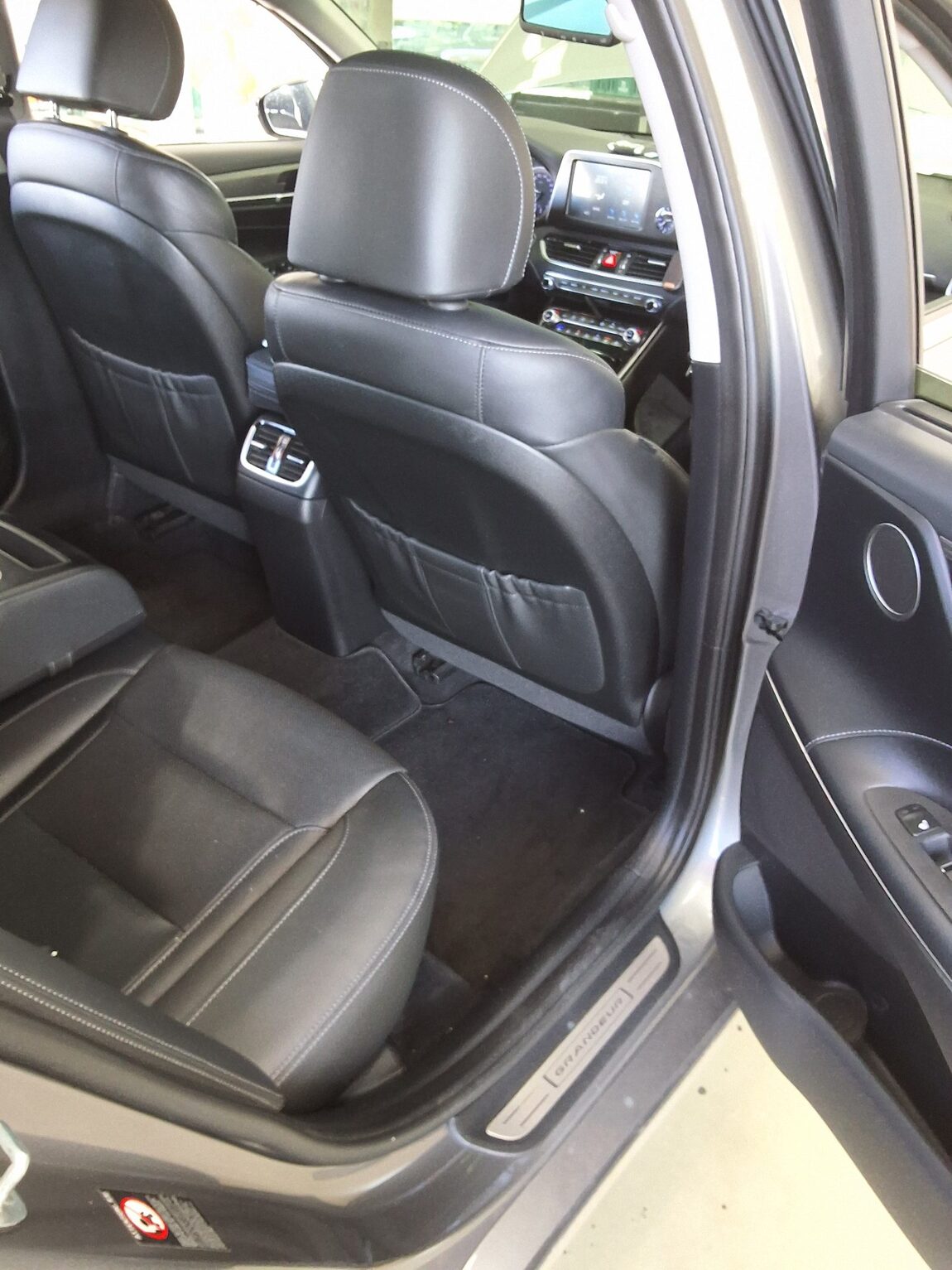 HYUNDAI GRANDEUR IG 3.0 GDi EXCLUSIVE 2019 - zdjęcie 13
