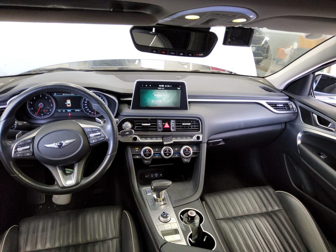 GENESIS G70 2.0T AWD ELITE 2019 - zdjęcie 11