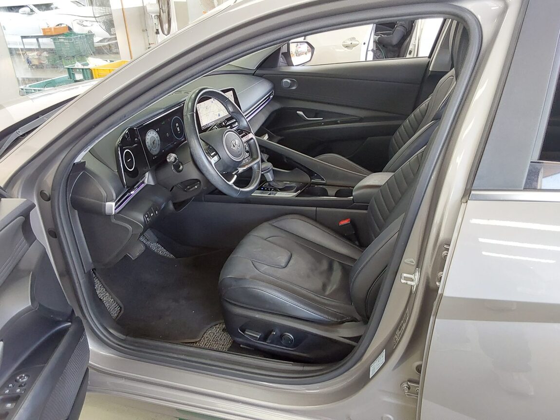 HYUNDAI AVANTE (CN7) 1.6 GASOLINE INSPIRATION 2021 - zdjęcie 10