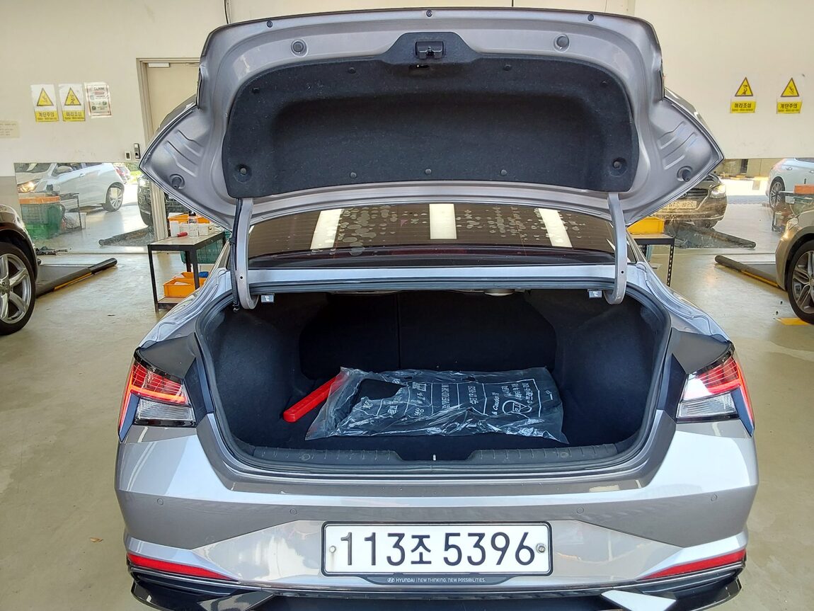 HYUNDAI AVANTE (CN7) 1.6 GASOLINE INSPIRATION 2021 - zdjęcie 15