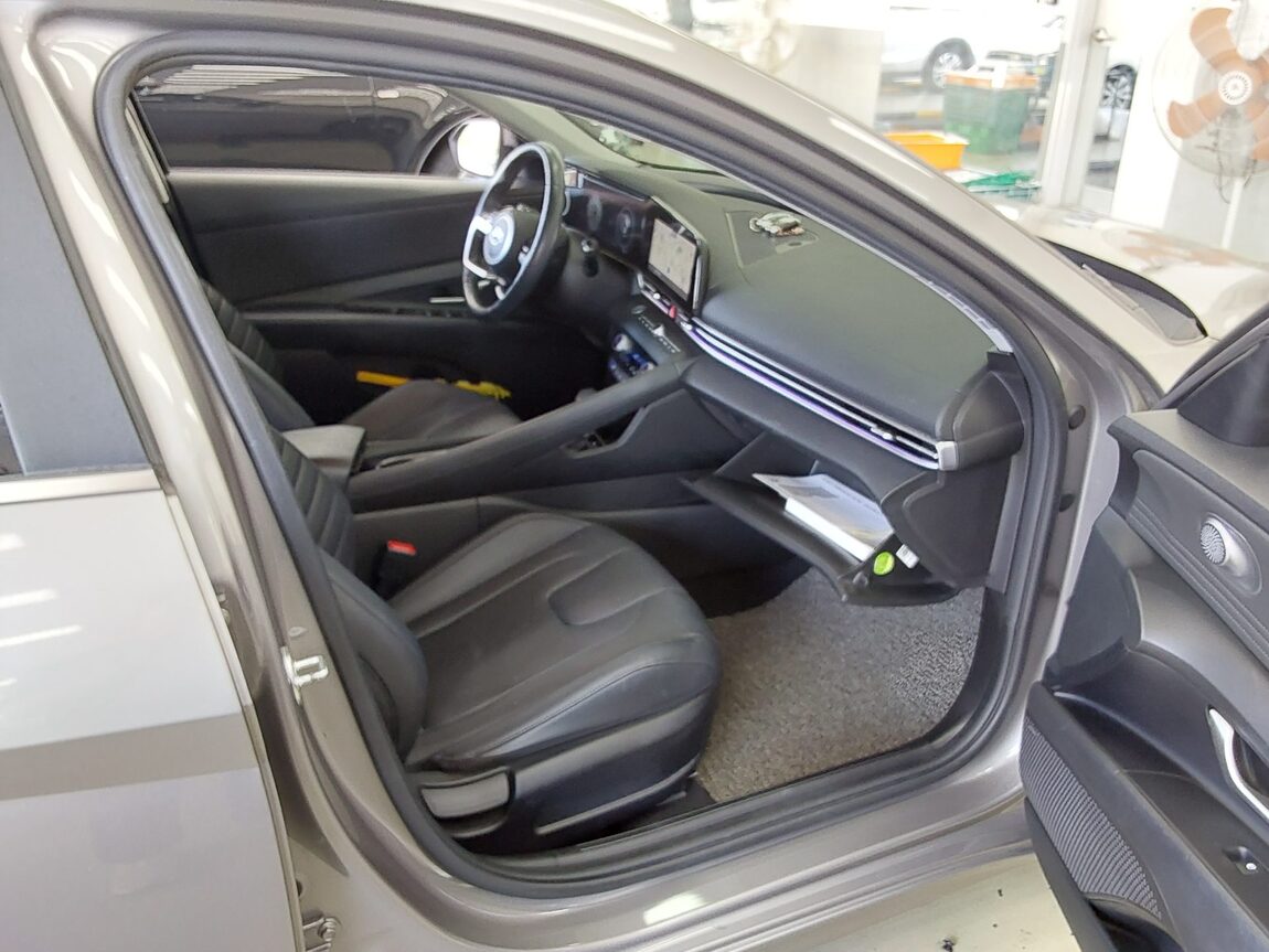 HYUNDAI AVANTE (CN7) 1.6 GASOLINE INSPIRATION 2021 - zdjęcie 14