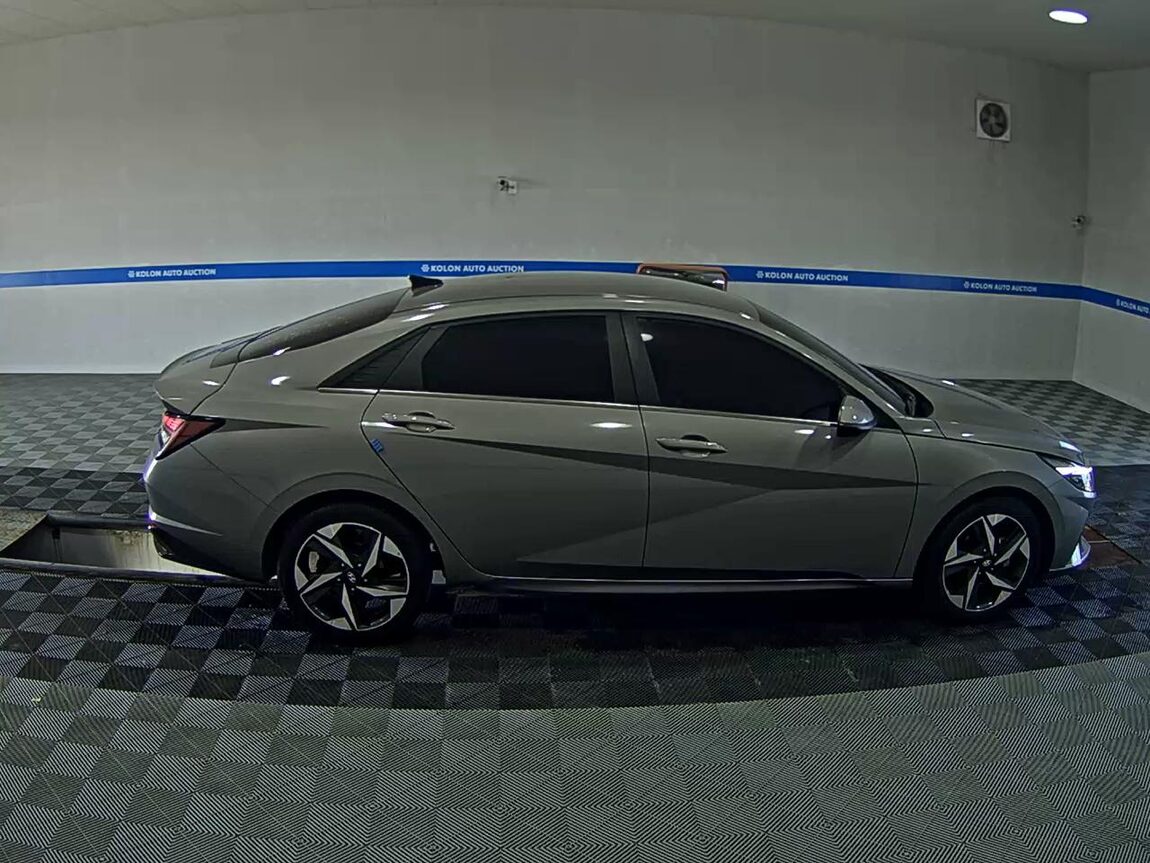 HYUNDAI AVANTE (CN7) 1.6 GASOLINE INSPIRATION 2021 - zdjęcie 4