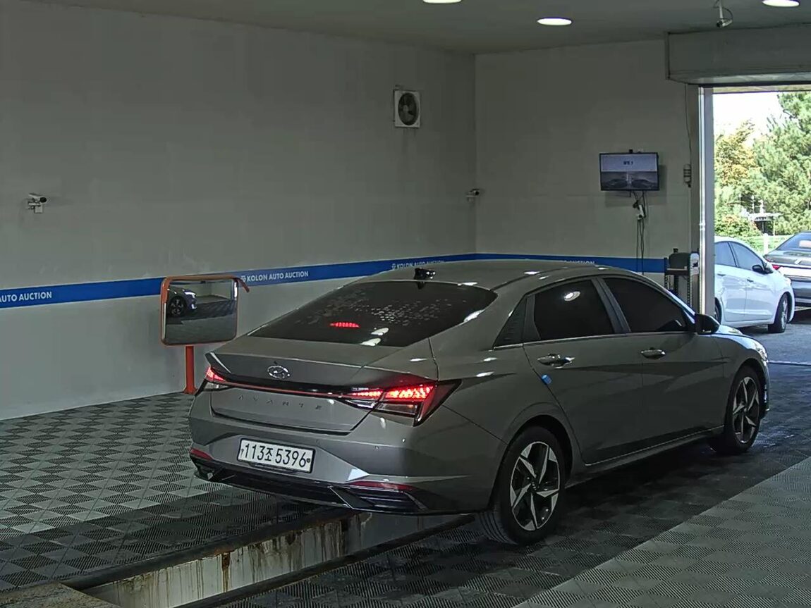 HYUNDAI AVANTE (CN7) 1.6 GASOLINE INSPIRATION 2021 - zdjęcie 5