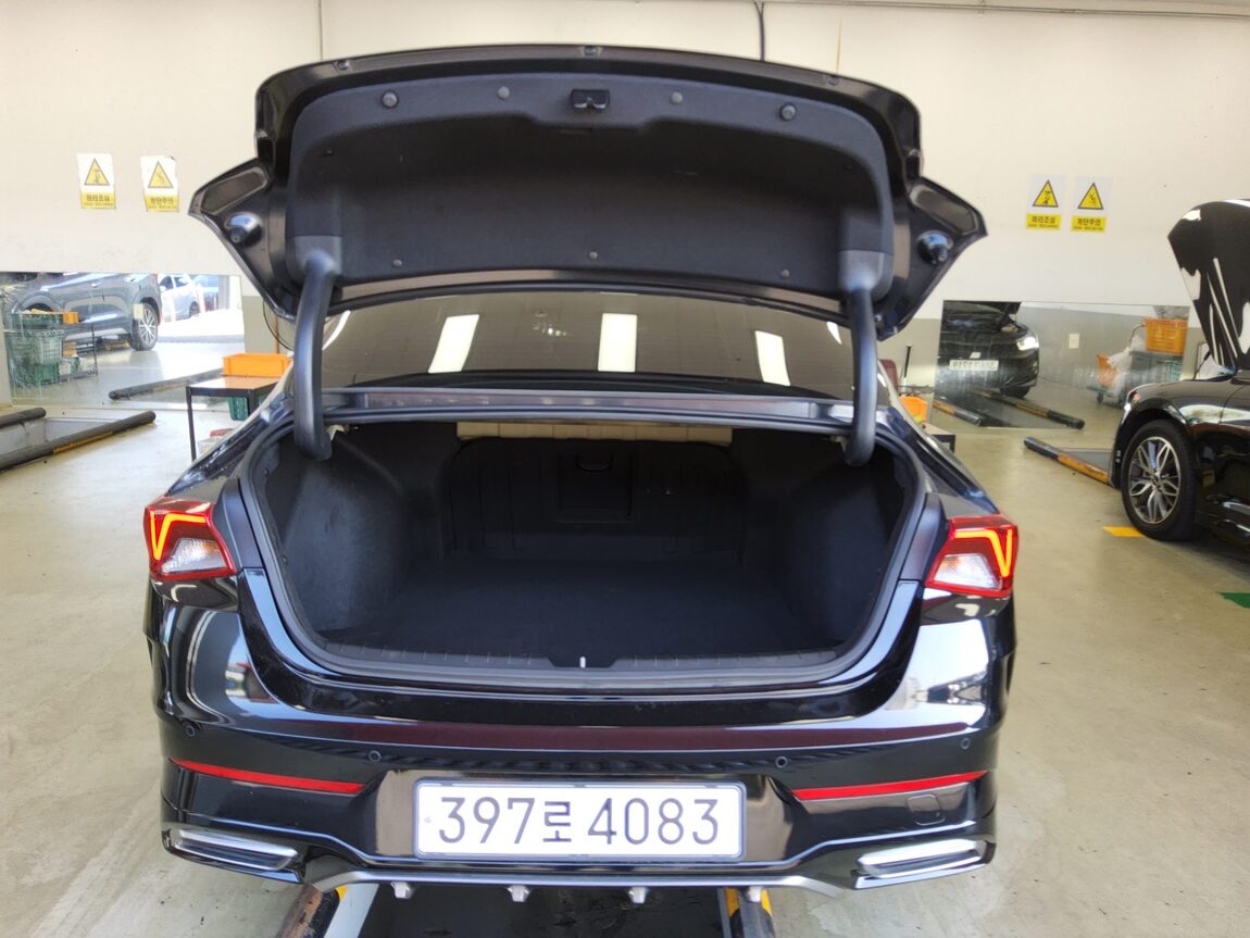 KIA NEW K5 (DL3) 2.0 GASOLINE SIGNATURE 2023 - zdjęcie 15