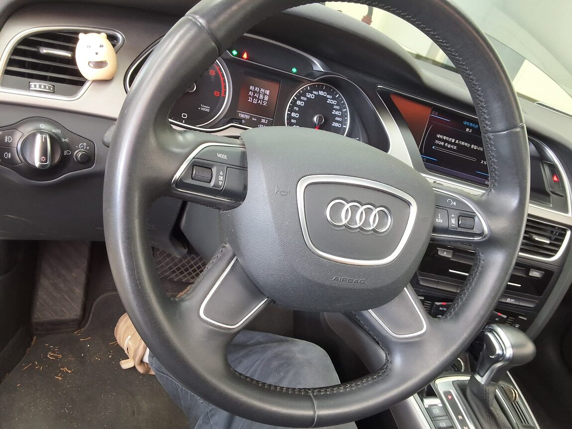 AUDI A4 (4TH GEN) 2.0 TDI 2014 - zdjęcie 23