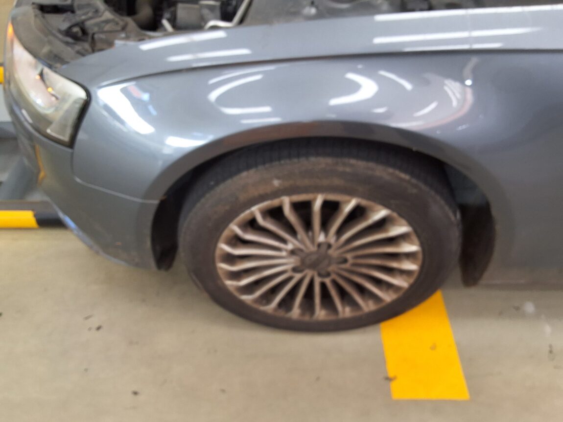 AUDI A4 (4TH GEN) 2.0 TDI 2014 - zdjęcie 19