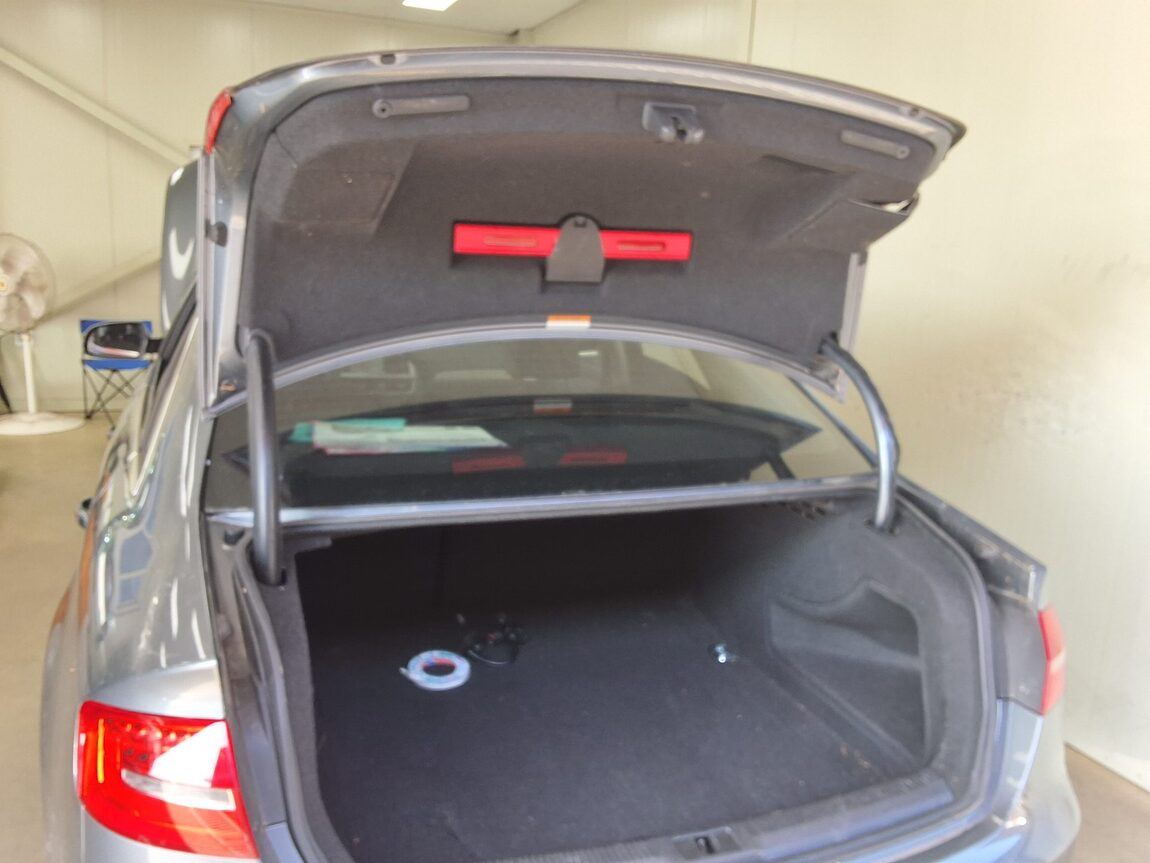 AUDI A4 (4TH GEN) 2.0 TDI 2014 - zdjęcie 16