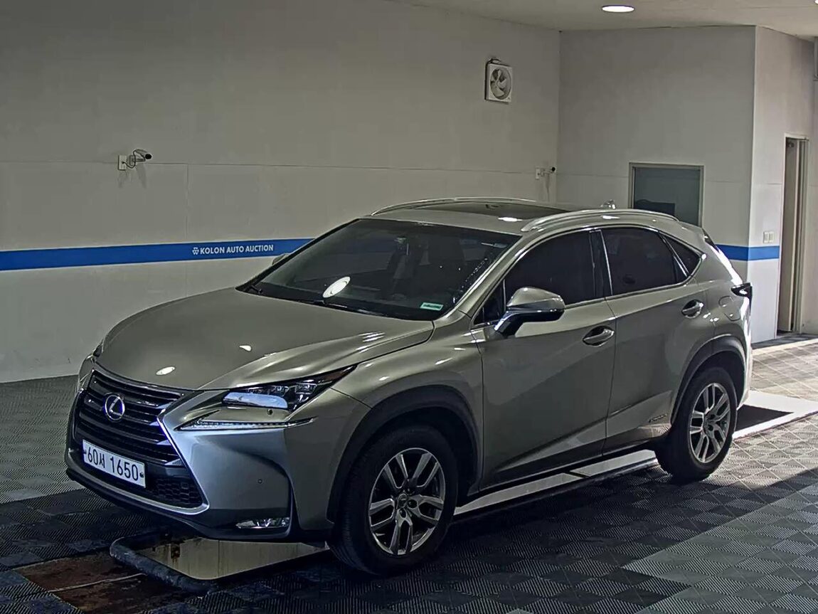 LEXUS NX 300h 2017 - zdjęcie 2